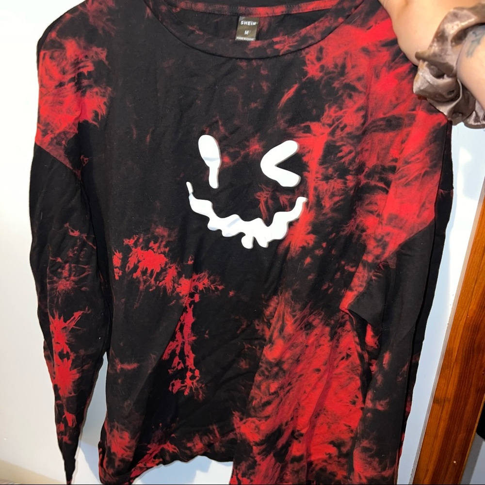 SHEIN RED AND BLACK TIE DYE LONG SLEEVE TEE SHIRT